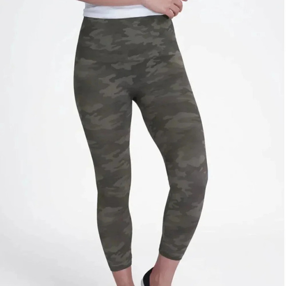 Spanx Leggings Look at Me Now Seamless Cropped Camo Camouflage Green Plus Sz 1X - Picture 3 of 8